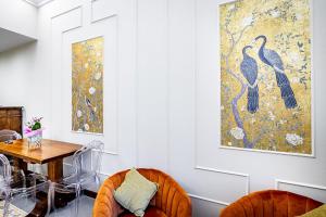 THREE APARTMENTS Via Roma