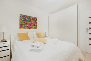 Gdynia Sunny Apartment for 5 People by Noclegi Renters