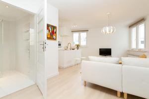 Gdynia Sunny Apartment for 5 People by Noclegi Renters