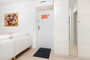 Gdynia Sunny Apartment for 5 People by Renters