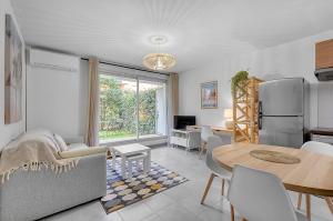 Appartements LES LAURIERS LAFAURIE : Appartement - Rez-de-Chaussée