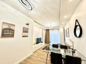 Deluxe One-Bedroom Apartment room in Platinum Towers Country 2 Country