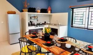 Villa The Blue House - Qbungalows