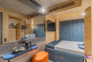 Small Double Room without Window room in IQ Hotel