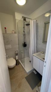 Studio with sea-view terrace near the city center