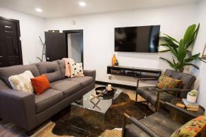 PRIME Location 2 5 Miles From Downtown