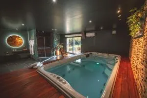 Love gite avec Spa nage privatif et espace coquin - Le Secret de l'Elixir - Argentré-du-Plessis