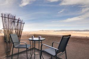 Lake Powell Views Adobe Townhome with Patio