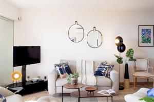 L11 Claire Fontaine Sea view 2 BDR AC Parking swiming pool