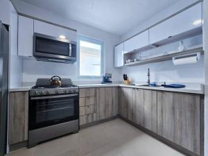 Centrally located Villa with 3 Pools -Food & Beach walking distance