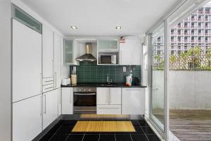 WHome Central City Serenity: Entrecampos Terrace Haven