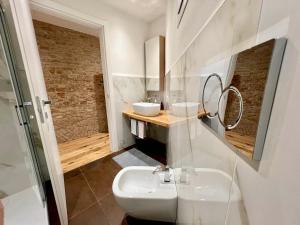 GuestHost - Un Nido a Mantova Historic Apt near the Center!