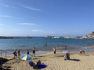 Sunny Angels by CanariasGetaway