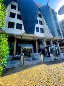 Al-Sadier Place Hotel & Restaurant - Al Kāz̧imīyah