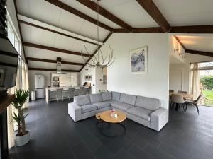 Groot vakantiehuis nabij Amsterdam inclusief jacuzzi