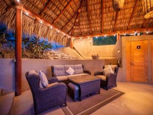 Casa Maka - Stunning Oceanfront Villa