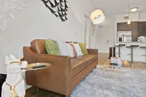 San Diego Stay, Pool, Gym, Near Zoo, Petco Park & SeaWorld