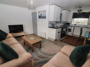 13 Gower Holiday Village