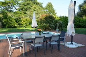 Villa avec piscine à proximité des plages et de la forêt