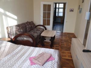 Apartment on Lysenka 27