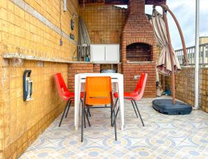 Apto a 800m da Praia da Enseada no Guaruja SP