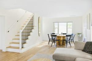 Bright 4BR Retreat, Walk to the Beach