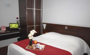 Hotels The Originals City, Hotel du Phare, Bordeaux Merignac (Inter-Hotel) : photos des chambres