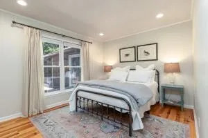 Newly renovated, *Two Cubs Cottage* - Highlands