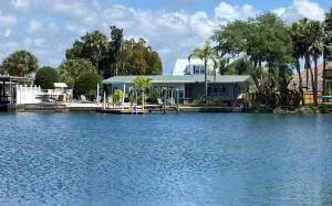 Island home on Kings Bay - manatees at the dock! - Inglis