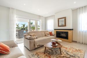 Holiday House Beach Porto Mós by Villas Key