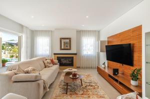 Holiday House Beach Porto Mós by Villas Key