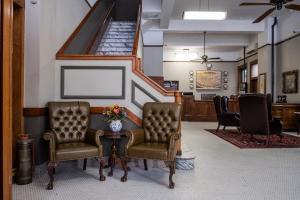 Gardner Hotel & Hostel