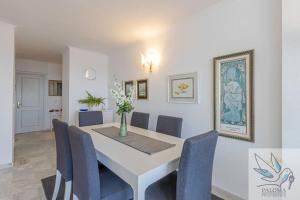 BenalgolfPenthouse with Wonderful Sea Views