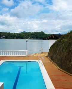 Casa Isla en la Represa de Prado