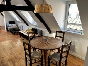 Appartements Charmant T4 entierement renove ! : photos des chambres