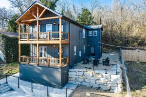 Historic Hollister Home Shop, Dine and Drink Nearby