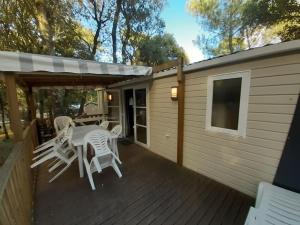Appartements Les Pierres Couchees FO1B Mobil-home gamme luxe : photos des chambres
