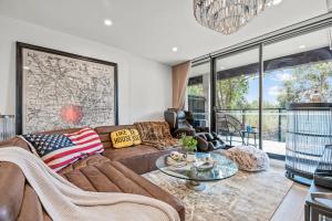 StayAU Modern 2BR Townhouse w pool