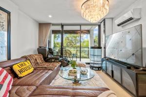 StayAU Modern 2BR Townhouse w pool