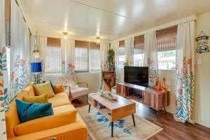 Pet-Friendly Brownwood Home Walk to Lake! - Voss