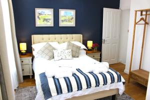 Spacious 4BR house, 2 en suites with garden & on-site parking