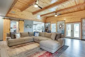 Spacious Ozawkie Home - Near Lake Perry! - Ozawkie