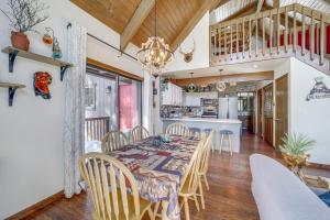 Deck and Scenic Views Munds Park Cabin!