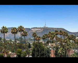 Hollywood 2Bed Apt w Rooftop pool & Panoramic View