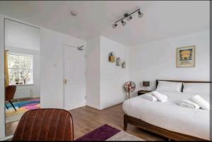 Kings Cross 4BR House - Garden & Free Parking