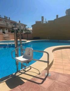 Bungalow adaptado, terraza muy grande y soleada.