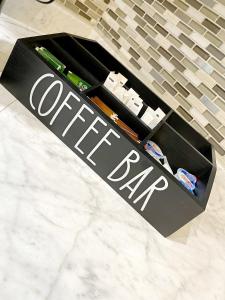 Lux 3BR, Steps from Airport, U of R & Grocery Stores