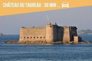 B&B / Chambres d'hotes Le Loft du Dolmen Clara, entre terre et mer : photos des chambres