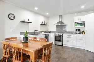 The Tin Hut - Kinloch - Mangakino