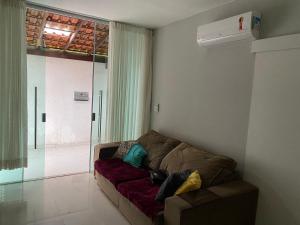 Piscina e área para churrasco